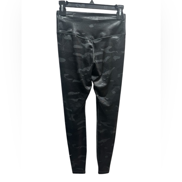 Nike Dri-fit shimmer gray and black Camo Print Leggings - Picture 7 of 8